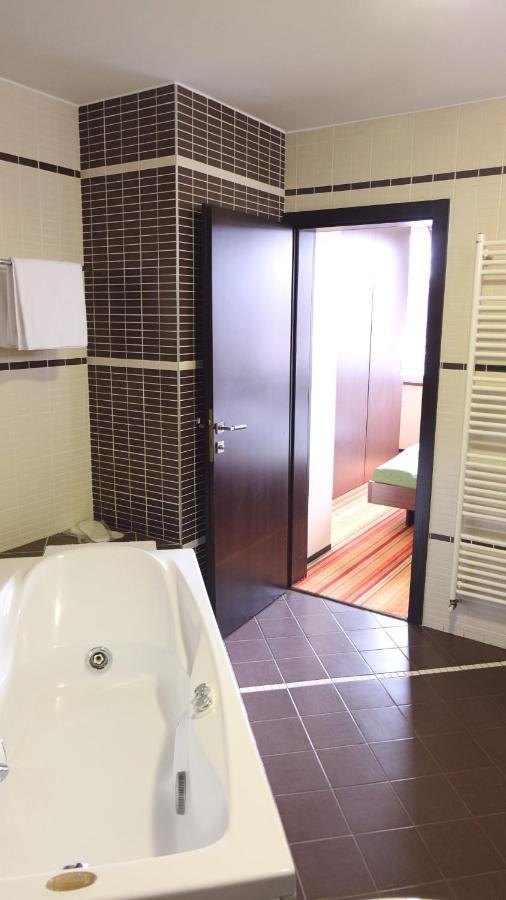 Hotel Richi Zenica Exteriör bild
